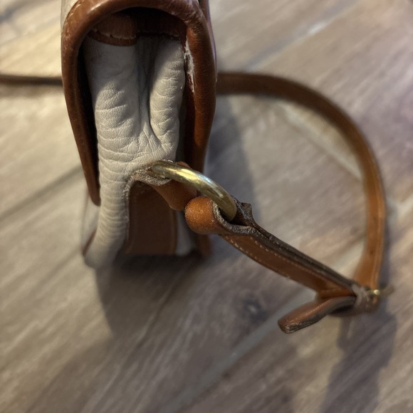 Beautiful vintage Dooney & Bourke cream Pebble Leather Crossbody Handbag Charm - Picture 11 of 16